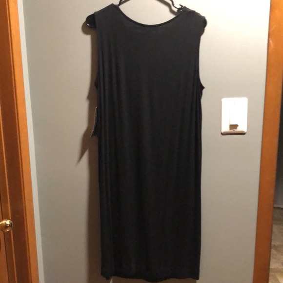 BRAND NEW WOMAN’S DRESS SIZE MEDIUM! NWT! SMOKE FREE HOME! - Picture 4 of 4